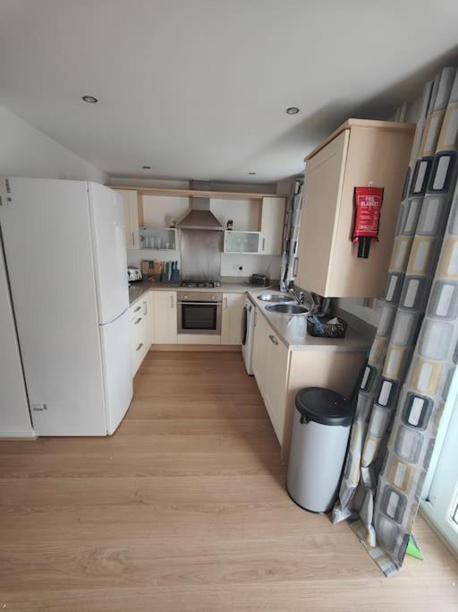 Shoreline Seaside Holiday Home Aberavon Beach Port Talbot Exteriör bild