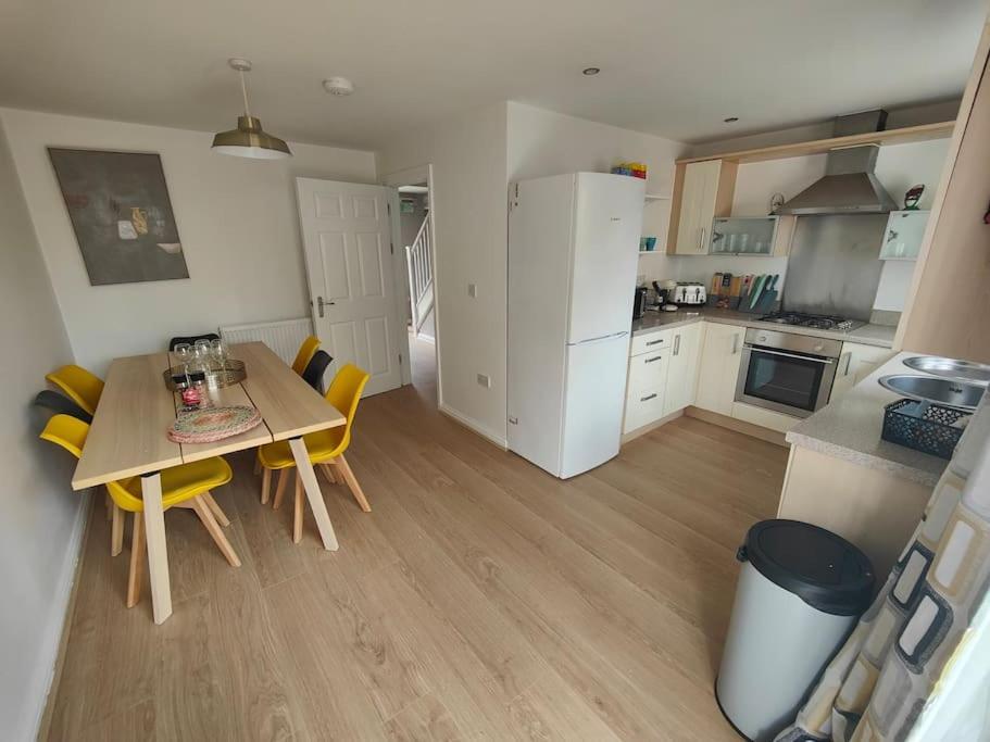 Shoreline Seaside Holiday Home Aberavon Beach Port Talbot Exteriör bild